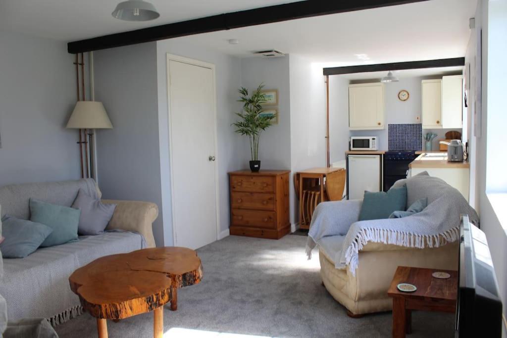 Cozy Country Cottage With Beautiful Rural Views New Quay Buitenkant foto